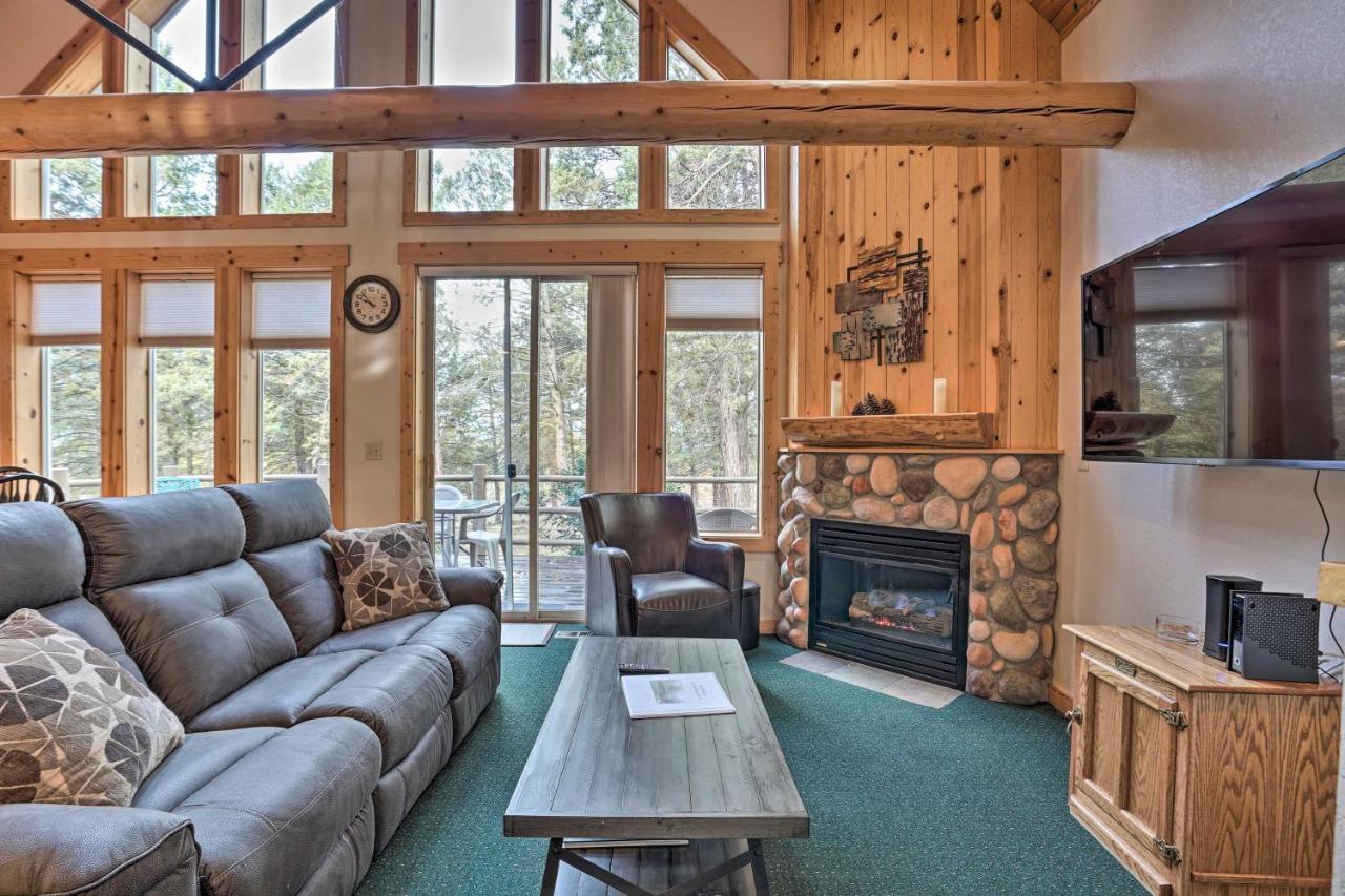 Chalet At Running Y Resort With Wraparound Deck! Klamath Falls Buitenkant foto