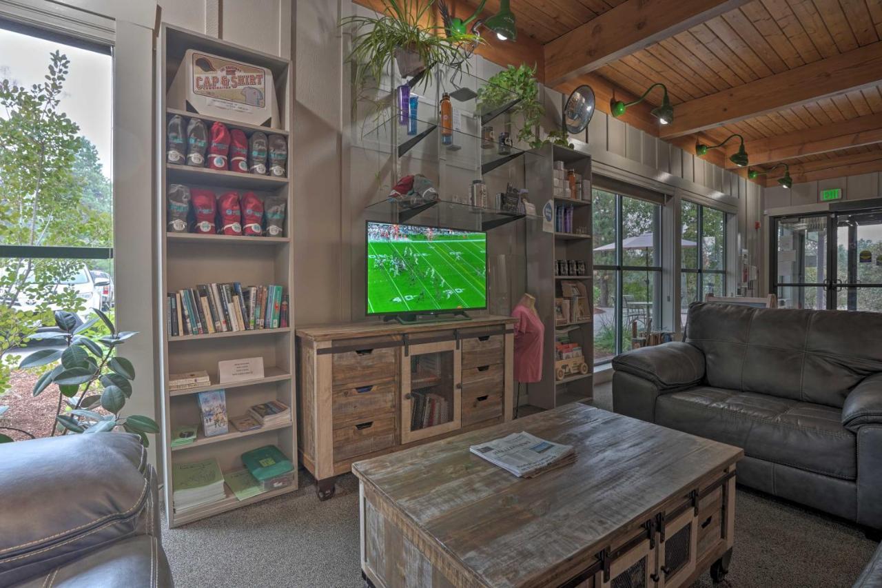 Chalet At Running Y Resort With Wraparound Deck! Klamath Falls Buitenkant foto