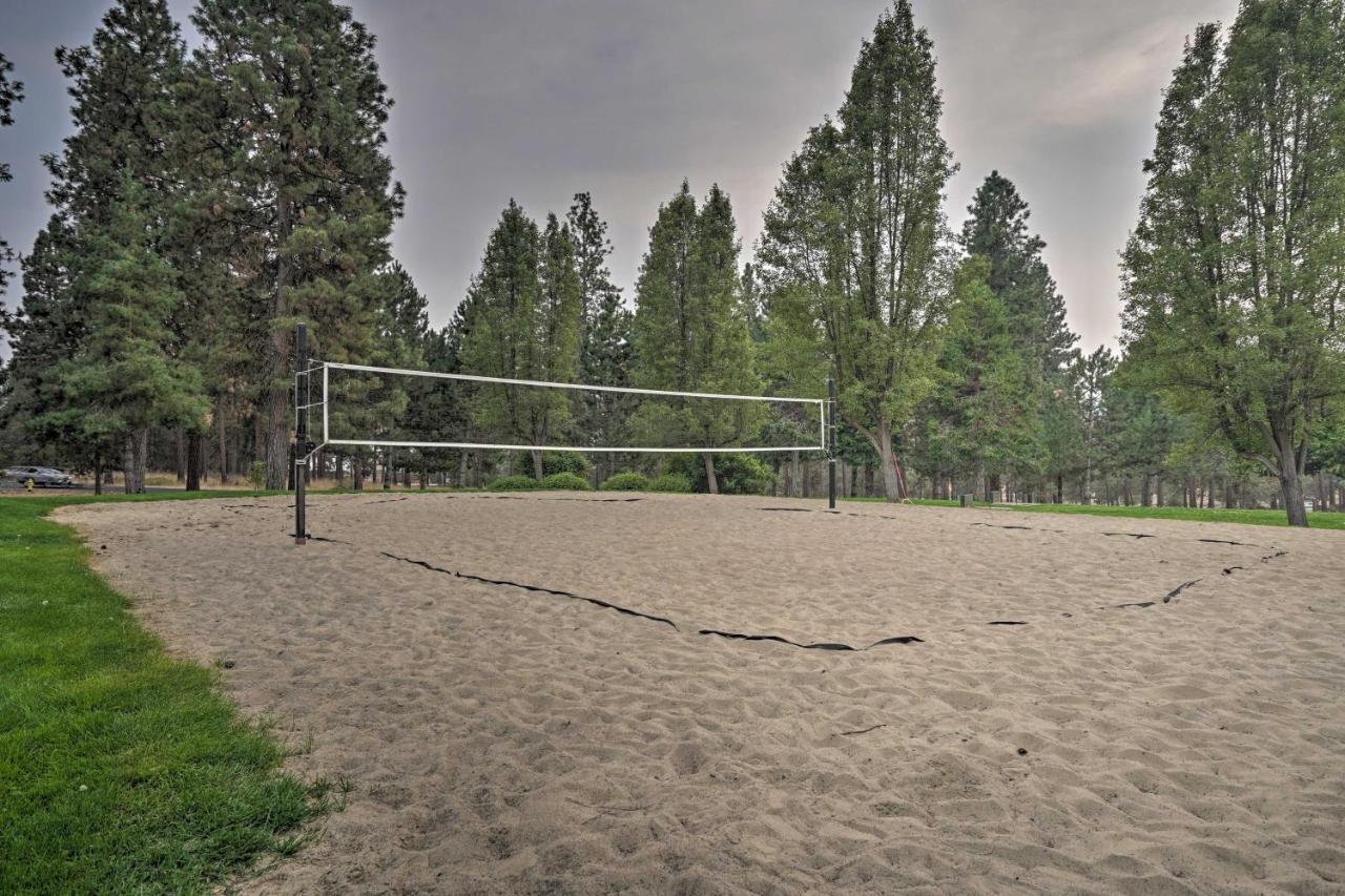Chalet At Running Y Resort With Wraparound Deck! Klamath Falls Buitenkant foto